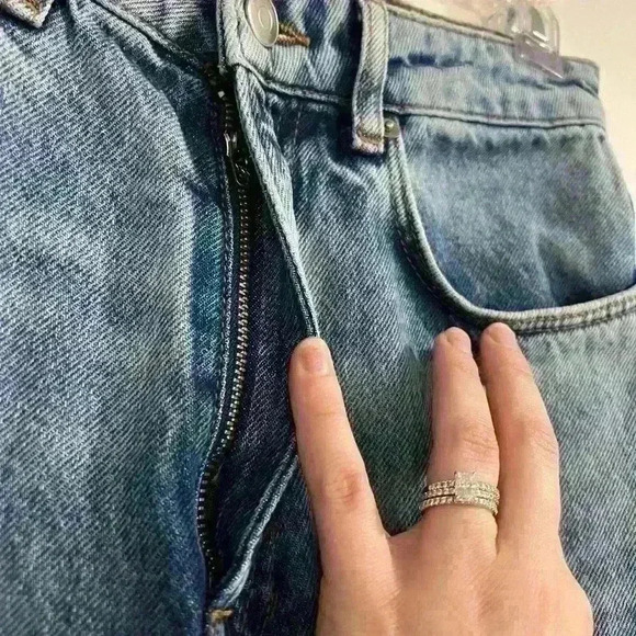 H&M wide leg boot cut women jeans size 2 or Euro 34. Pre owned like new - Picture 4 of 6